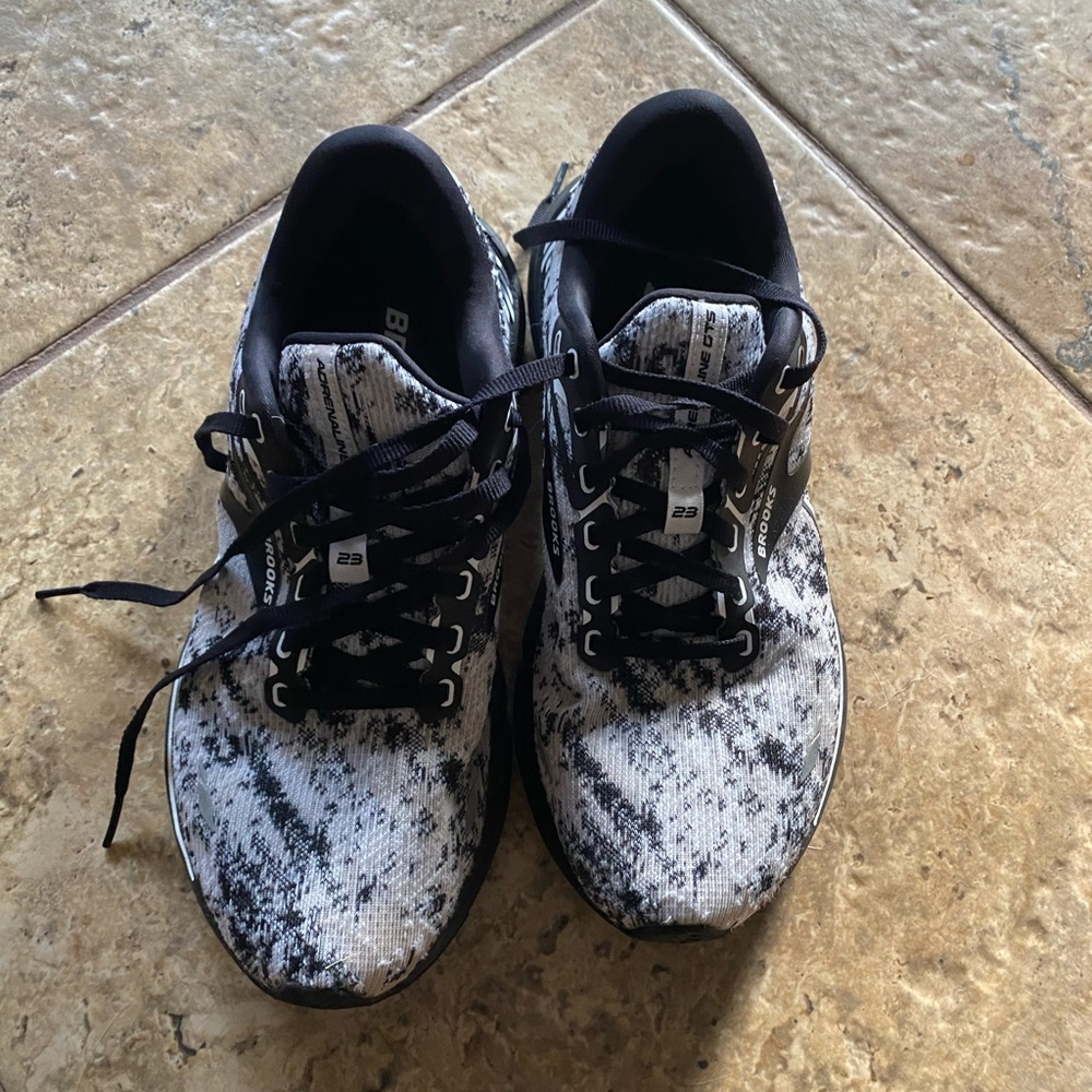 Womens Brooks Adrenaline